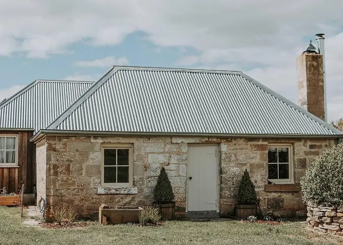 Old World Charm - Simplistic Luxury Cottage