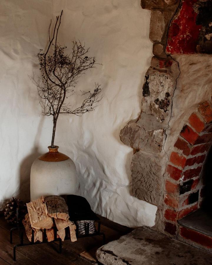 Old World Charm - Simplistic Luxury * Ross