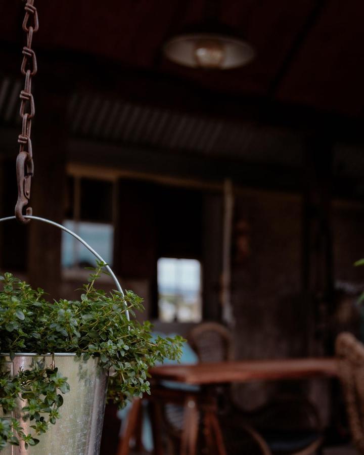Old World Charm - Simplistic Luxury Holiday home Ross